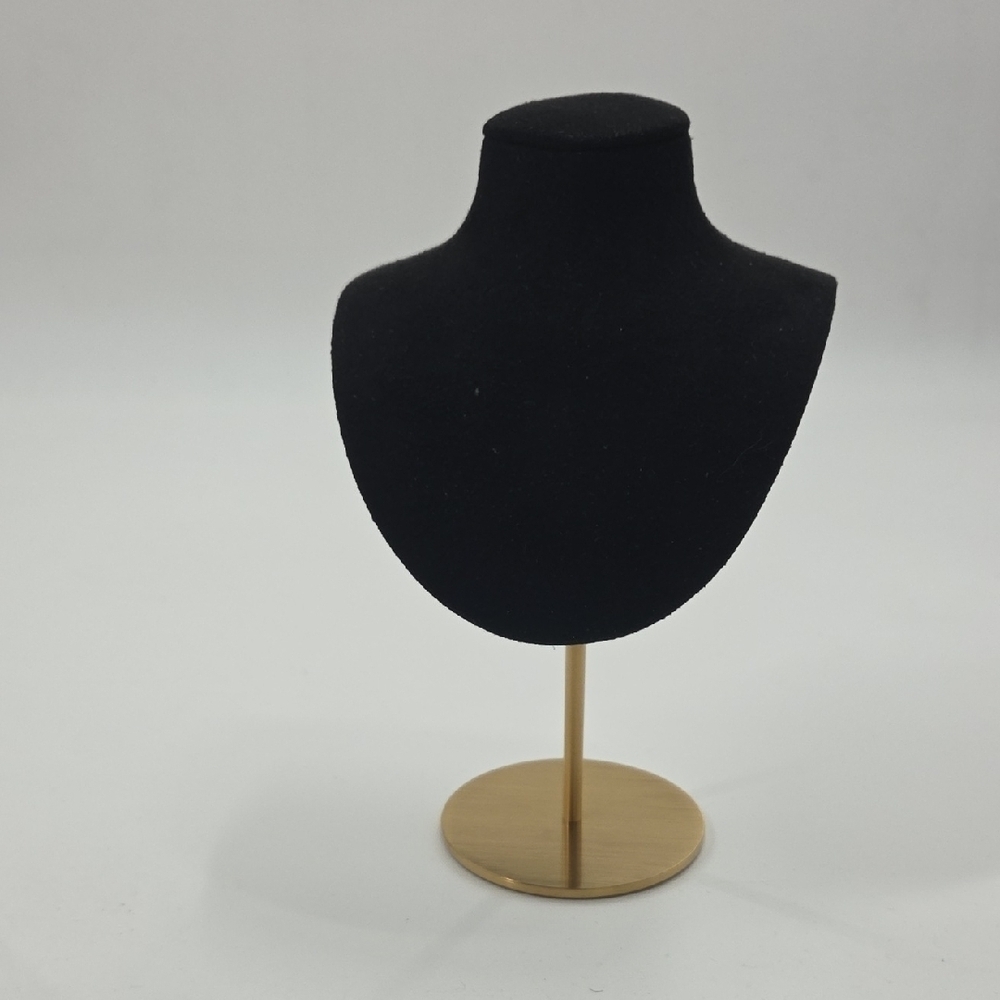 Elegant Velvet Necklace Display - Picture 5 of 14